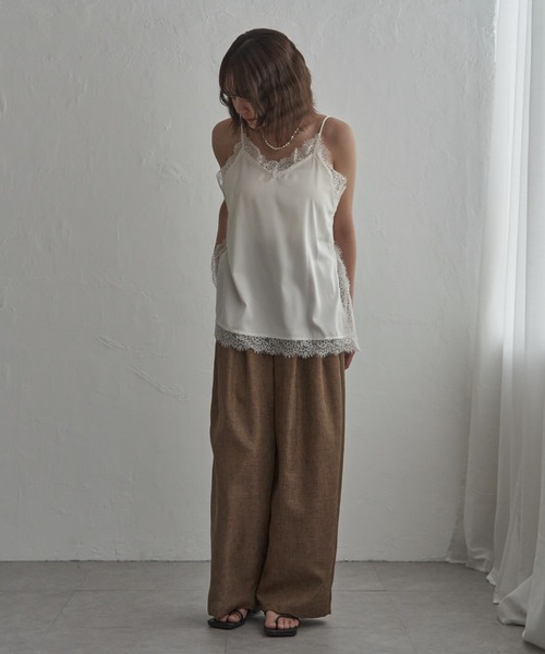 notch.(ノッチ)の「サイドスリットレースサテンキャミ(キャミソール・レディース・オフホワイト/ブラック・M)」の8枚目の写真