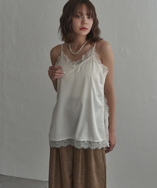 notch.(ノッチ)の「サイドスリットレースサテンキャミ(キャミソール・レディース・オフホワイト/ブラック・M)」の4枚目の写真