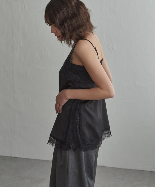 notch.(ノッチ)の「サイドスリットレースサテンキャミ(キャミソール・レディース・オフホワイト/ブラック・M)」の17枚目の写真