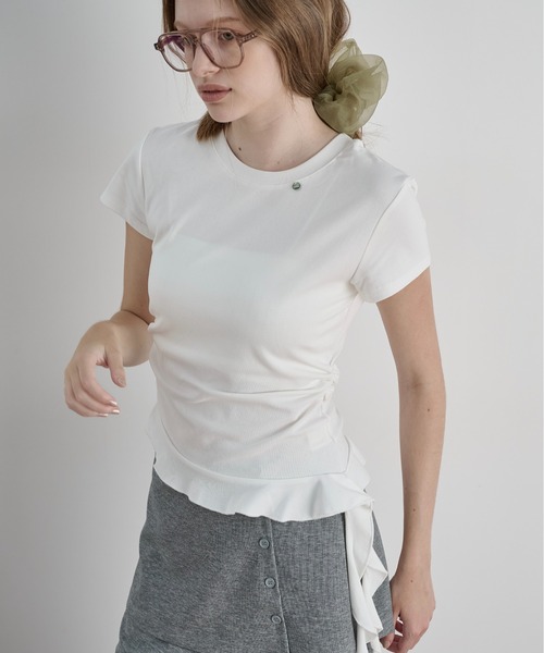 LOSCa(ロスカ)の「アシンメトリーフリルTシャツ(Tシャツ/カットソー・レディース・ブラック/グレー/オフホワイト・FREE)」の2枚目の写真