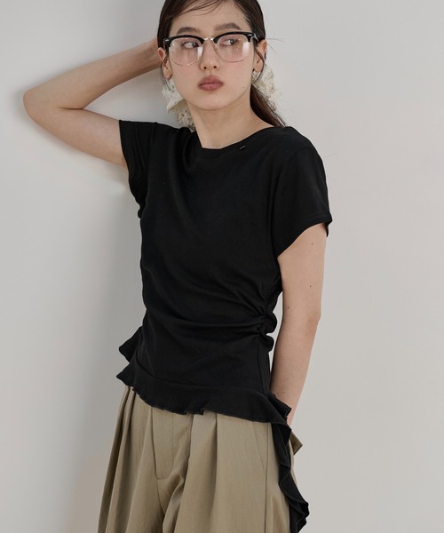 LOSCa(ロスカ)の「アシンメトリーフリルTシャツ(Tシャツ/カットソー・レディース・ブラック/グレー/オフホワイト・FREE)」の11枚目の写真
