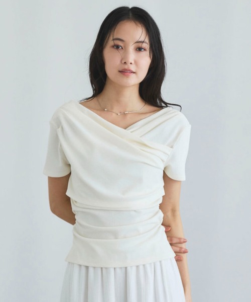 archives(アルシーヴ)の「【ONかわ】ハーフスリーブクロスタックドレープオフショルTOPS(Tシャツ/カットソー・レディース・ブルー/アイボリー/ブラック・MEDIUM)」の15枚目の写真