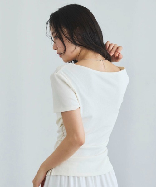 archives(アルシーヴ)の「【ONかわ】ハーフスリーブクロスタックドレープオフショルTOPS(Tシャツ/カットソー・レディース・ブルー/アイボリー/ブラック・MEDIUM)」の19枚目の写真