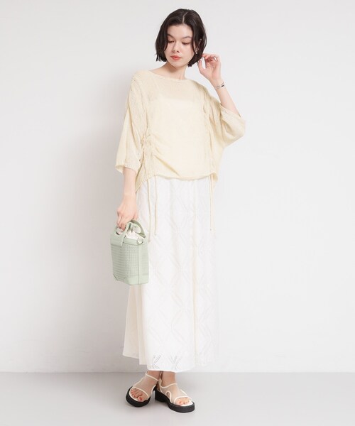 THE SHOP TK (ザ ショップ ティーケー )の「軽やかなレイヤードスタイルに ドロストメッシュニット(ニット/セーター・レディース・ピンク/スミクロ/ライトベージュ・13/12)」の20枚目の写真