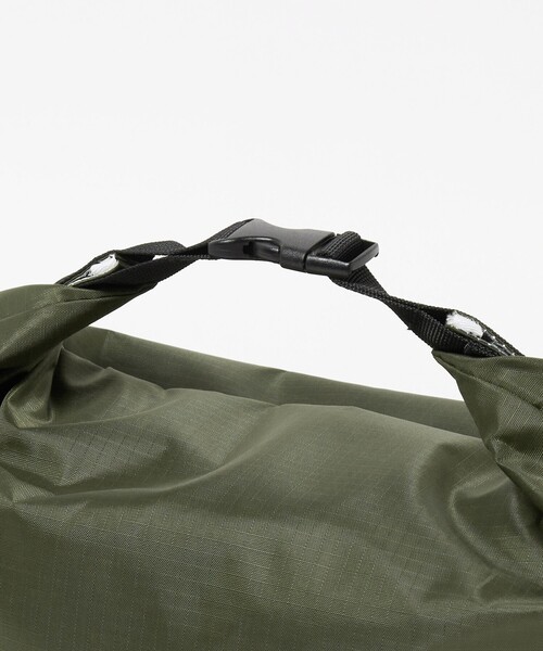 UNITED ARROWS（ユナイテッドアローズ）の「ロールトップ ランチバッグ（エコバッグ/サブバッグ・レディース・オリーブ/ブラック/グレー系・FREE）」の9枚目の写真