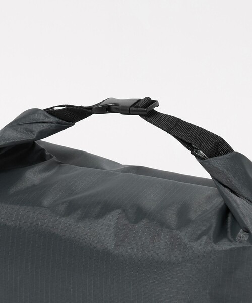 UNITED ARROWS（ユナイテッドアローズ）の「ロールトップ ランチバッグ（エコバッグ/サブバッグ・レディース・オリーブ/ブラック/グレー系・FREE）」の21枚目の写真