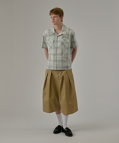 kutir（クティール）の「2TUCK CHINO JORTS／2タックチノジョーツ（その他パンツ・メンズ・オフホワイト/ブラック/カーキ/ベージュ・LARGE/MEDIUM/SMALL）」の6枚目の写真