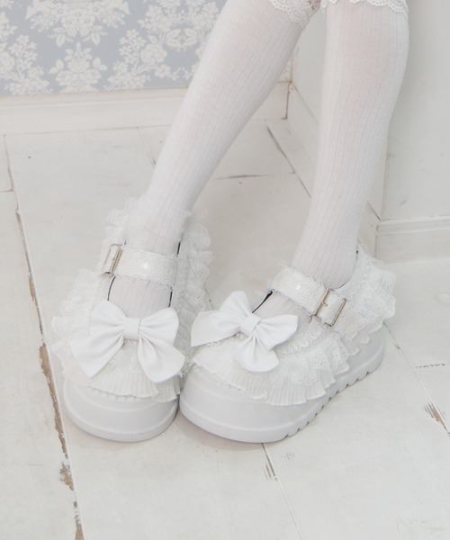 Whinny（ホワイニー）の「Whinny/ときめきふりるプリンセスシューズ（パンプス・レディース・ブラック/ホワイト・MEDIUM/LARGE）」の6枚目の写真