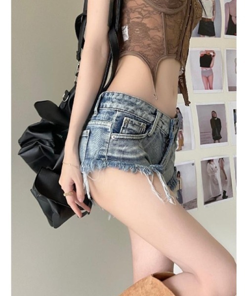 Ritzy(リッツィー)の「フリンジショートデニムパンツ(デニムパンツ・レディース・ブルー・S/M/L)」の2枚目の写真