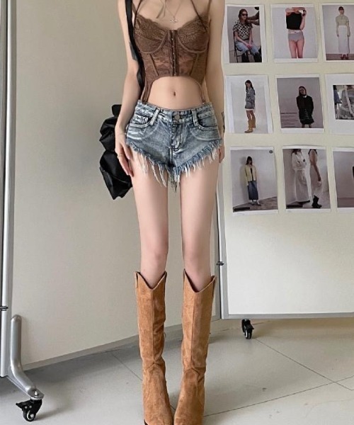 Ritzy(リッツィー)の「フリンジショートデニムパンツ(デニムパンツ・レディース・ブルー・S/M/L)」の4枚目の写真