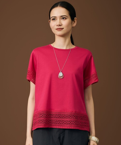 自由区(ジユウク)の「ナチュラルコットンハイゲージレースドッキング Tシャツ(Tシャツ/カットソー・レディース・ピンク系/ブラウン系/ブラック系/アイボリー系・32)」の4枚目の写真