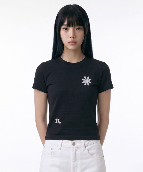 DAMISH(ダミシュ)の「リフレクティブシグネチャーディロゴクロップTシャツ_ブラック(Tシャツ/カットソー・レディース・ブラック・SMALL/MEDIUM)」の2枚目の写真