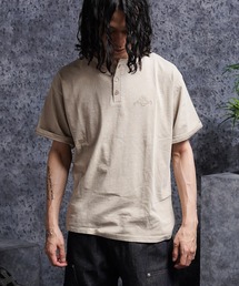 1111clothing（ワンフォークロージング）の「ピグメント ヘンリーネック Tシャツ / Pigmented Henley Neck T-Shirt（Tシャツ/カットソー）」