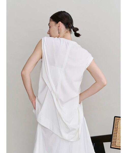 UN3D.（アンスリード）の「TUCK DRAPE SLEEVELESS TOP / タックドレープスリーブレストップ（Tシャツ/カットソー・レディース・ホワイト/ブラック・FREE）」の4枚目の写真