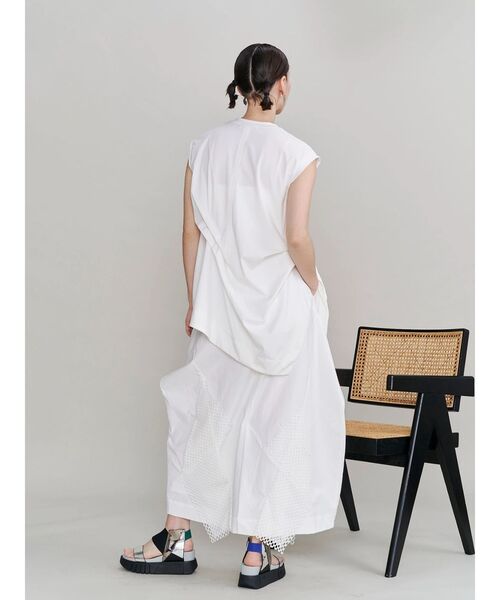 UN3D.（アンスリード）の「TUCK DRAPE SLEEVELESS TOP / タックドレープスリーブレストップ（Tシャツ/カットソー・レディース・ホワイト/ブラック・FREE）」の9枚目の写真
