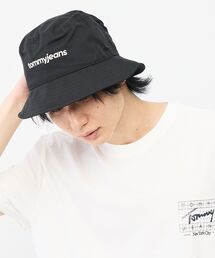 TOMMY HILFIGER（トミーヒルフィガー）の「【オンライン限定】ユニセックス スクリプトロゴバケットハット（ハット）」
