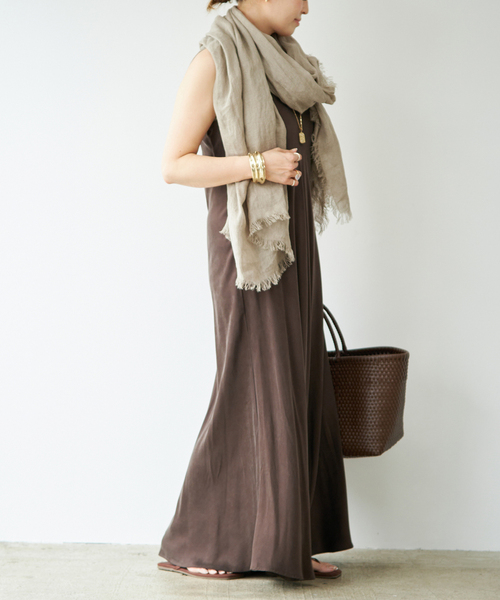 Deuxieme Classe(ドゥーズィエムクラス)の「【ASAUCE MELER/アソースメレ】110x210 LINEN STOLE(ストール/ショール・レディース・チャコールグレー/ベージュ・FREE)」の9枚目の写真