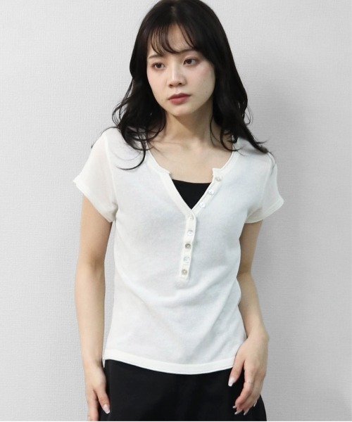 THE CELL.(ザセルドット)の「WEB限定商品 キーネックヘンリー フレンチスリーブニット KEYNECK HENLEY FRENCH SLEEVE KNIT(ニット/セーター・レディース・ピンク/オフホワイト/ブラック・FREE)」の4枚目の写真