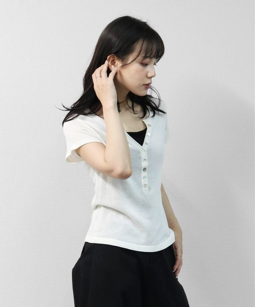 THE CELL.(ザセルドット)の「WEB限定商品 キーネックヘンリー フレンチスリーブニット KEYNECK HENLEY FRENCH SLEEVE KNIT(ニット/セーター・レディース・ピンク/オフホワイト/ブラック・FREE)」の5枚目の写真