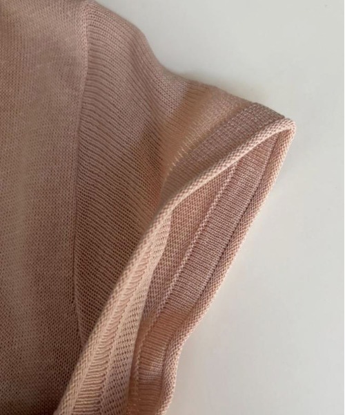 THE CELL.(ザセルドット)の「WEB限定商品 キーネックヘンリー フレンチスリーブニット KEYNECK HENLEY FRENCH SLEEVE KNIT(ニット/セーター・レディース・ピンク/オフホワイト/ブラック・FREE)」の21枚目の写真