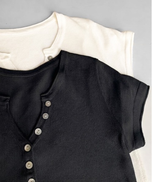 THE CELL.(ザセルドット)の「WEB限定商品 キーネックヘンリー フレンチスリーブニット KEYNECK HENLEY FRENCH SLEEVE KNIT(ニット/セーター・レディース・ピンク/オフホワイト/ブラック・FREE)」の20枚目の写真