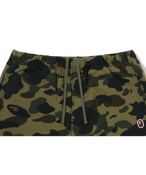 A BATHING APE(アベイシングエイプ)の「1ST CAMO APE HEAD ONE POINT SWEAT PANTS(スウェットパンツ・レディース・グリーン/ピンク・SMALL)」の7枚目の写真