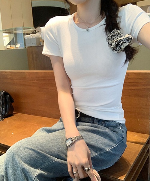 meJane(ミージェーン)の「バックオープン ボタンディテール リブテレコTシャツ(Tシャツ/カットソー・レディース・ホワイト/ブラック・FREE)」の3枚目の写真