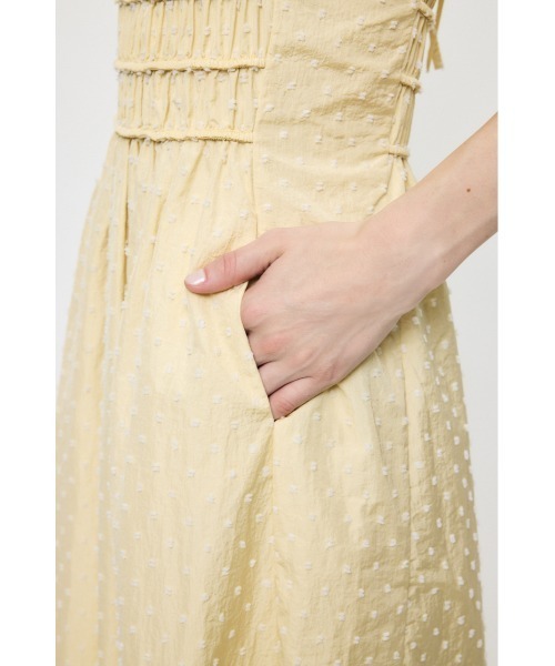 MOUSSY(マウジー)の「POLKA DOT CAMI ドレス(ワンピース・レディース・オフホワイト/ライトイエロー/ブラック・2/1)」の11枚目の写真