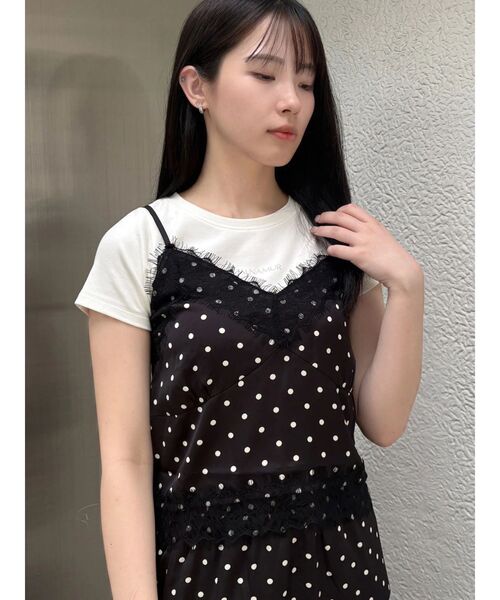 Now me. by NYLON JAPAN（ナウミーバイナイロンジャパン）の「ドット柄レース付きキャミソール（ワンピース・レディース・オフホワイト/ブラック・FREE）」の2枚目の写真