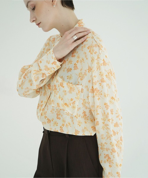 CLANE(クラネ)の「MABEL FLOWER SHIRT(シャツ/ブラウス・レディース・オレンジ/ブラック・2/1)」の7枚目の写真