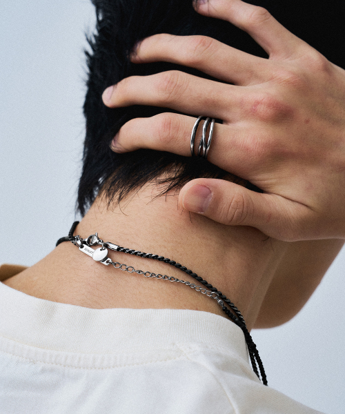 SCALETTOBLACK(スカーレットブラック)の「RSM022 Winding Line Ring(リング・レディース・シルバー・9号/8号/7号)」の1枚目の写真