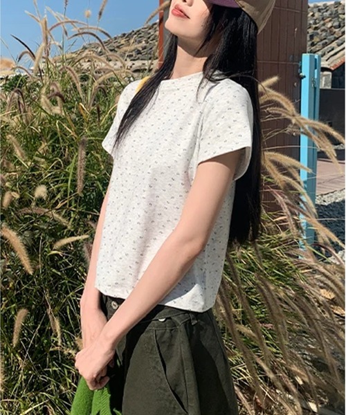AsheKsha(アシクシャ)の「花柄ショート丈半袖 T シャツ(Tシャツ/カットソー・レディース・グレー・M)」の4枚目の写真