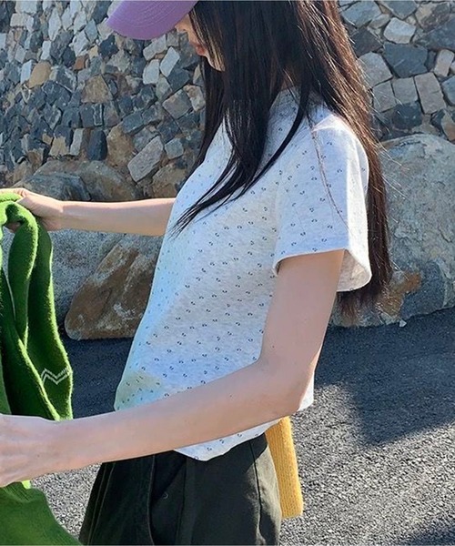 AsheKsha(アシクシャ)の「花柄ショート丈半袖 T シャツ(Tシャツ/カットソー・レディース・グレー・M)」の6枚目の写真