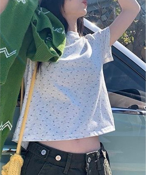 AsheKsha(アシクシャ)の「花柄ショート丈半袖 T シャツ(Tシャツ/カットソー・レディース・グレー・M)」の8枚目の写真