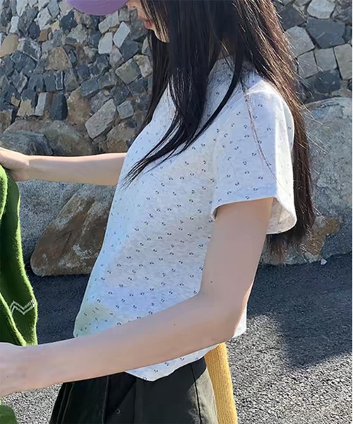 AsheKsha(アシクシャ)の「花柄ショート丈半袖 T シャツ(Tシャツ/カットソー・レディース・グレー・M)」の10枚目の写真