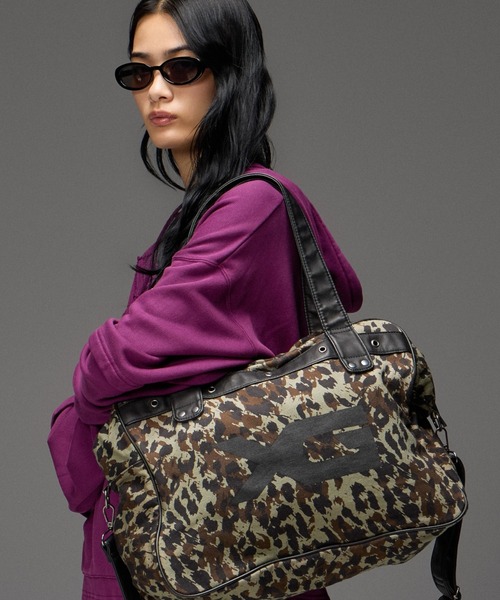 X-girl(エックスガール)の「XG LOGO 2WAY BIG TOTE BAG(トートバッグ・レディース・レオパード/カモフラージュ・ONE SIZE)」の2枚目の写真