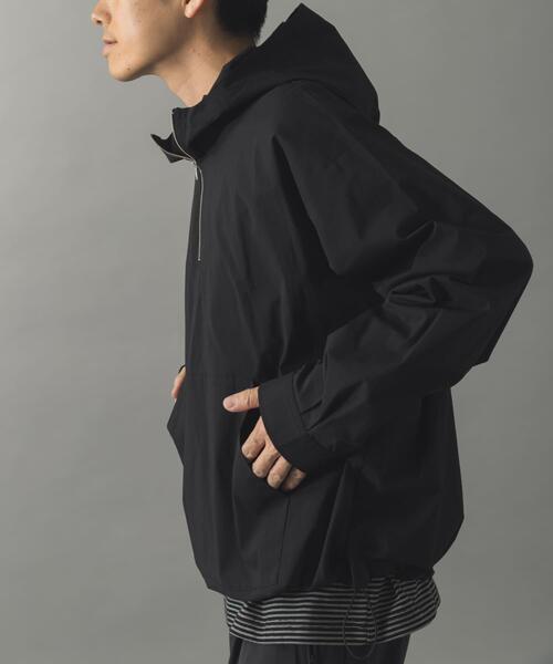 ITEMS URBANRESEARCH（アイテムズ アーバンリサーチ）の「タイプライターアノラックフーディアウター（その他アウター・メンズ・ベージュ/ブラック・MEDIUM/LARGE）」の8枚目の写真