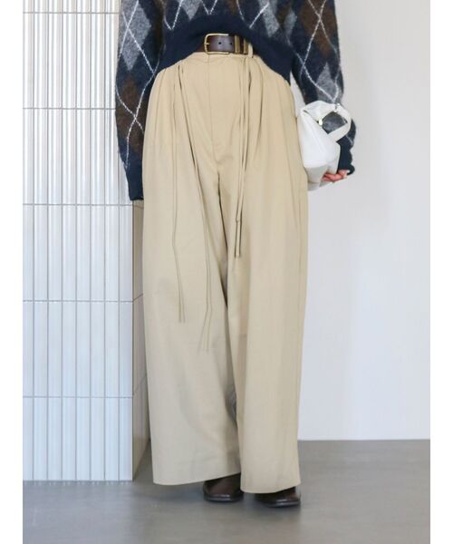Ungrid(アングリッド)の「ウエストデザインボリュームパンツ(その他パンツ・レディース・チャコールグレー/ベージュ・SMALL/MEDIUM)」の3枚目の写真