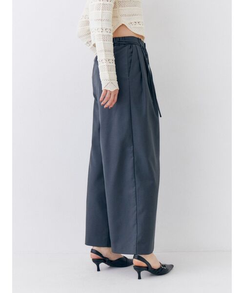 Ungrid(アングリッド)の「ウエストデザインボリュームパンツ(その他パンツ・レディース・チャコールグレー/ベージュ・SMALL/MEDIUM)」の7枚目の写真