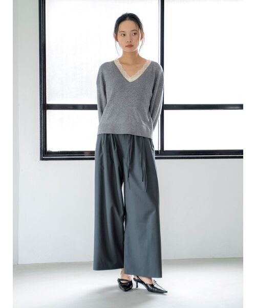 Ungrid(アングリッド)の「ウエストデザインボリュームパンツ(その他パンツ・レディース・チャコールグレー/ベージュ・SMALL/MEDIUM)」の16枚目の写真