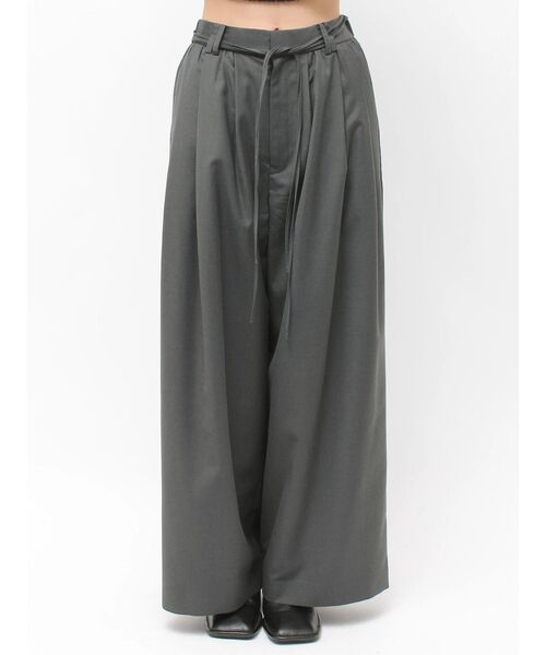 Ungrid(アングリッド)の「ウエストデザインボリュームパンツ(その他パンツ・レディース・チャコールグレー/ベージュ・SMALL/MEDIUM)」の22枚目の写真