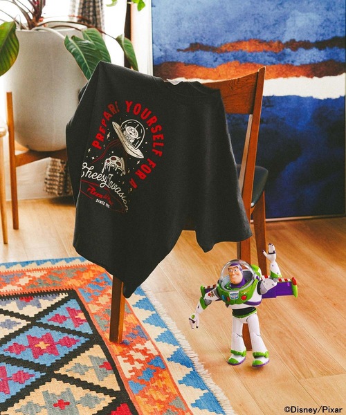 BAYFLOW(ベイフロー)の「TOY STORY(トイ・ストーリー)/ピザブラネットTシャツ(WOMEN)(Tシャツ/カットソー・レディース・オフホワイト/ブラック/グレイッシュベージュ・FREE)」の6枚目の写真