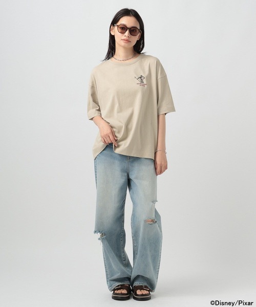 BAYFLOW(ベイフロー)の「TOY STORY(トイ・ストーリー)/ピザブラネットTシャツ(WOMEN)(Tシャツ/カットソー・レディース・オフホワイト/ブラック/グレイッシュベージュ・FREE)」の7枚目の写真