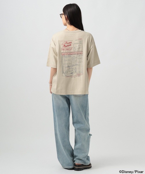 BAYFLOW(ベイフロー)の「TOY STORY(トイ・ストーリー)/ピザブラネットTシャツ(WOMEN)(Tシャツ/カットソー・レディース・オフホワイト/ブラック/グレイッシュベージュ・FREE)」の8枚目の写真