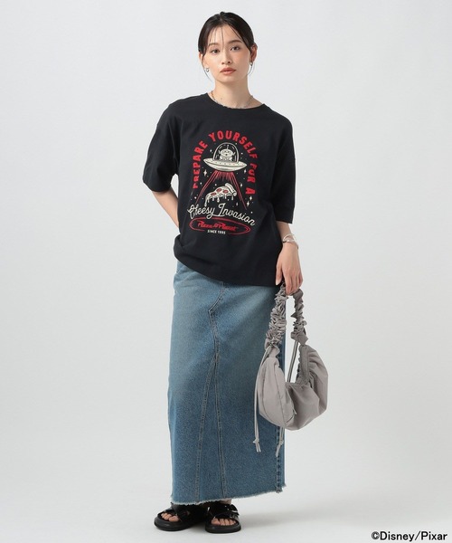 BAYFLOW(ベイフロー)の「TOY STORY(トイ・ストーリー)/ピザブラネットTシャツ(WOMEN)(Tシャツ/カットソー・レディース・オフホワイト/ブラック/グレイッシュベージュ・FREE)」の12枚目の写真
