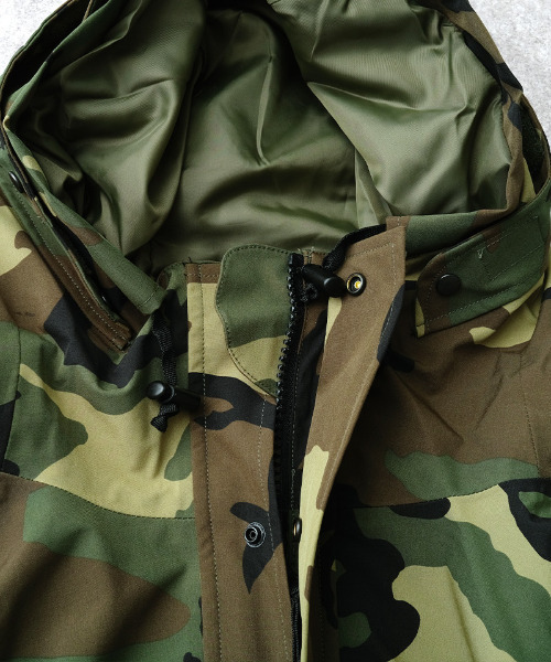 YMCLKY(ワイエムシーエルケーワイ)の「米軍タイプ 2025 ECWCS GEN1 コンバットジャケットパーカー YMCLKY. #JP124YN(テーラードジャケット・メンズ・ウッドランド/ブラック・X-LARGE/LARGE/MEDIUM/SMALL)」の5枚目の写真