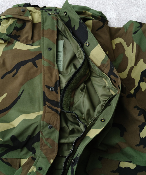 YMCLKY(ワイエムシーエルケーワイ)の「米軍タイプ 2025 ECWCS GEN1 コンバットジャケットパーカー YMCLKY. #JP124YN(テーラードジャケット・メンズ・ウッドランド/ブラック・X-LARGE/LARGE/MEDIUM/SMALL)」の6枚目の写真