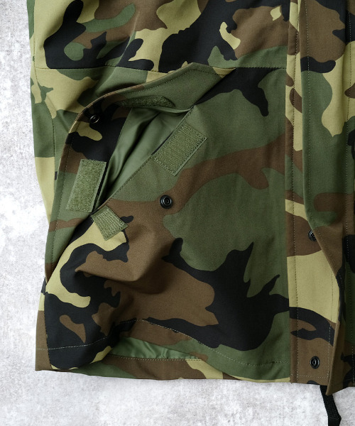 YMCLKY(ワイエムシーエルケーワイ)の「米軍タイプ 2025 ECWCS GEN1 コンバットジャケットパーカー YMCLKY. #JP124YN(テーラードジャケット・メンズ・ウッドランド/ブラック・X-LARGE/LARGE/MEDIUM/SMALL)」の9枚目の写真
