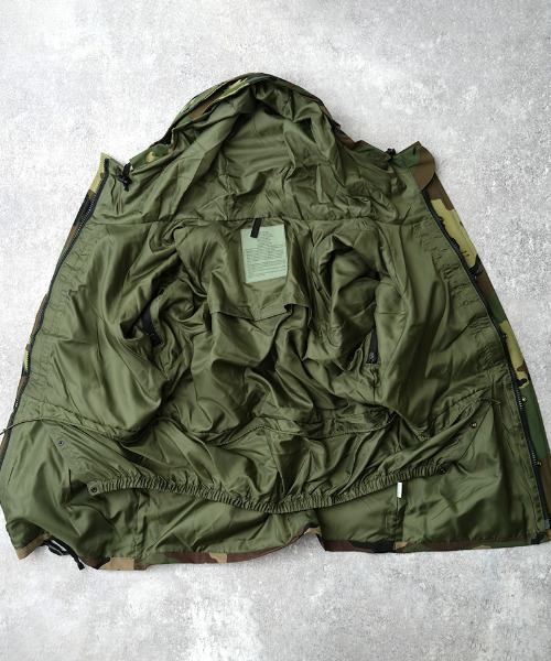 YMCLKY(ワイエムシーエルケーワイ)の「米軍タイプ 2025 ECWCS GEN1 コンバットジャケットパーカー YMCLKY. #JP124YN(テーラードジャケット・メンズ・ウッドランド/ブラック・X-LARGE/LARGE/MEDIUM/SMALL)」の12枚目の写真
