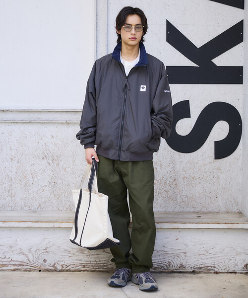 Columbia(コロンビア)の「限定展開 Columbia×FREAK'S STORE 別注 インペリアルパーク ワンポイントロゴ リバーシブル ジャケット(ブルゾン・メンズ・ブラック/チャコールグレー/ベージュ・MEDIUM/LARGE/X-LARGE/SMALL)」の18枚目の写真